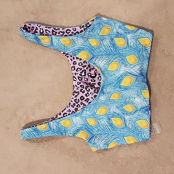 Peacock Seamless Reversible Moana Bikini Top - Picture 3 of 5